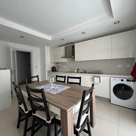 Apartamento Espaçoso T3 Na *